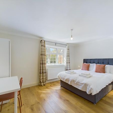Duplex Redhill Town Centre Apt By Livingo Stays المظهر الخارجي الصورة