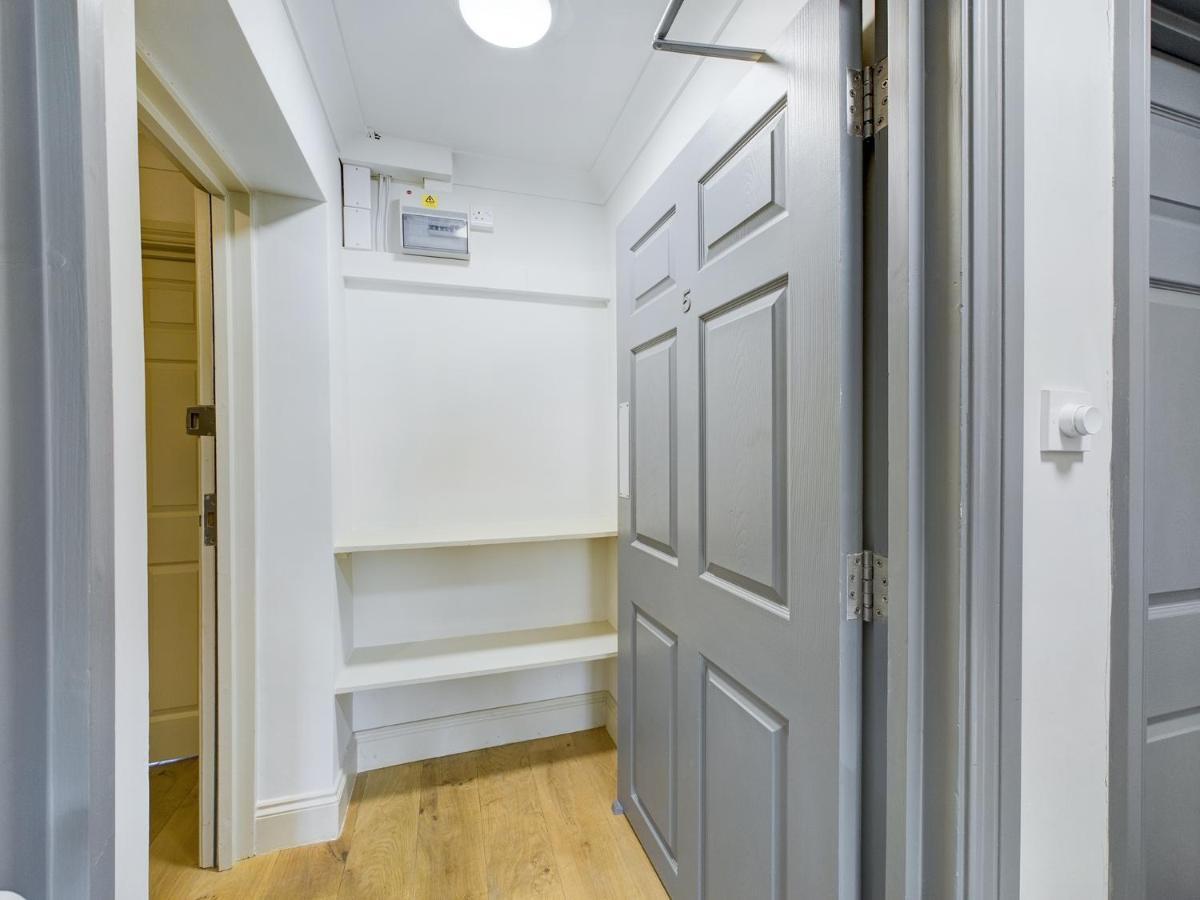 Duplex Redhill Town Centre Apt By Livingo Stays المظهر الخارجي الصورة